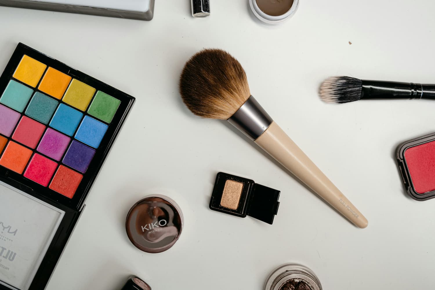 how to market your makeup business